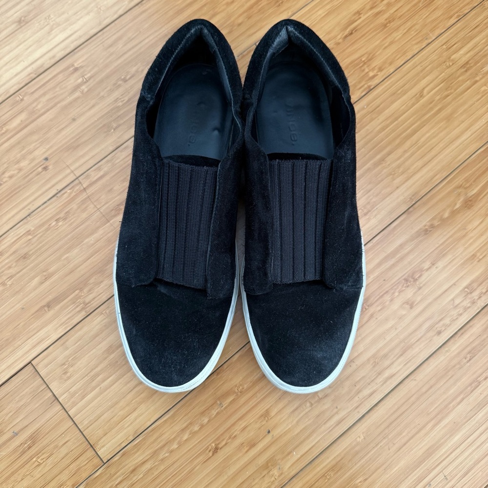 vince velvet slip on sneakers